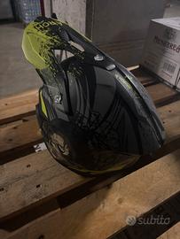 Casco airoh verde monster 2024