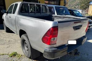 TOYOTA Hilux 2.4 D-4D 4WD 2 porte Extra Cab Comf