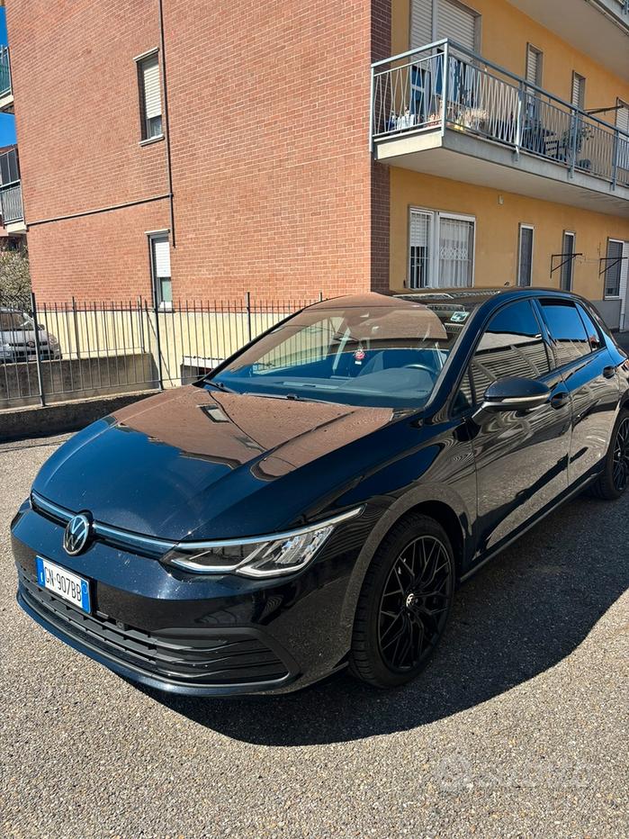 VOLKSWAGEN Golf 8ª serie