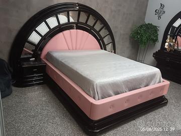 Letto con comodini integrati e Comò