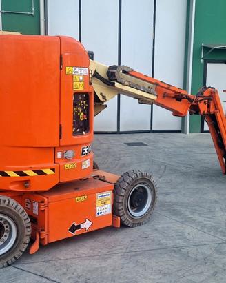 Piattaforma Aerea JLG, modello E300AJP