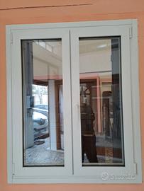 finestra in pvc colore bianco dim mm 990x1200