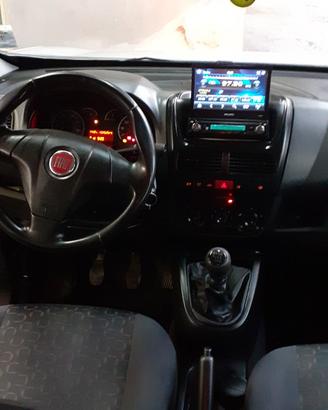 Autoradio majestic tv a scomparsa