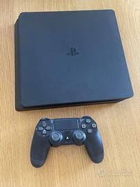 Sony PS4 con joystick usata cinque volte