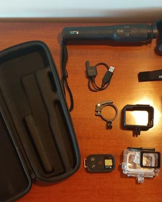 GoPro HERO7 Black + Accessori – Bundle completo