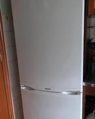 Frigorifero combinato Indesit 260 litri