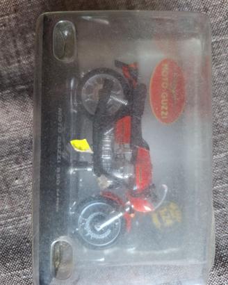 modellino moto guzzi