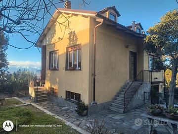 Villa indipendente con giardino