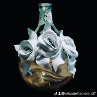 piccola damigiana in vetro trasparente con rose bi