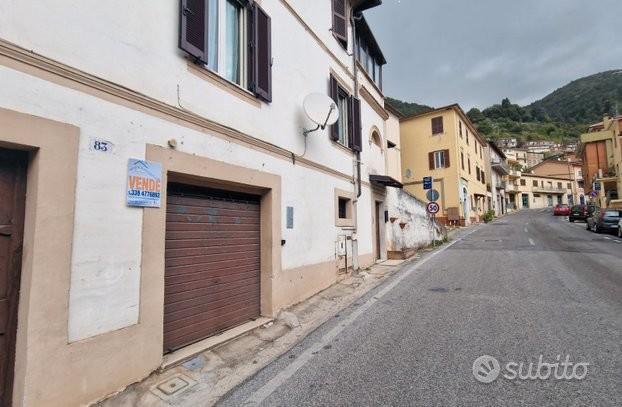 Piglio, locale collerciale su strada principale