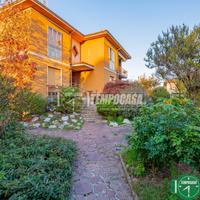 SPLENDIDO TRE LOCALI INDIPENDENTE