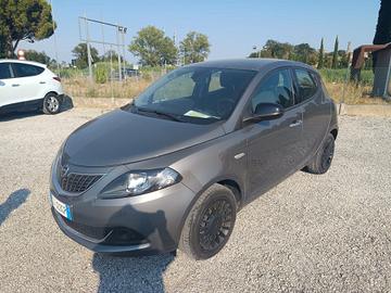 Lancia Ypsilon 1.0 HYBRID Tua a 153€ al Mese