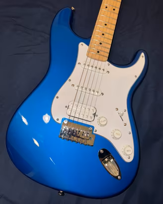Squier by Fender Stratocaster blu metallizzato