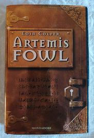 Libro famoso "Artemis Fowl ", per ragazzi , 2001