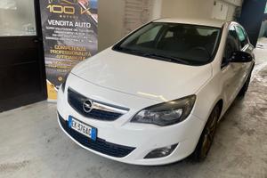 Opel Astra 1.6 Turbo 180CV 5 porte Cosmo S