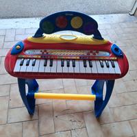 Pianola giocattolo Bontempi. Funzionamento a pile