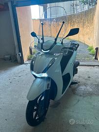 Honda sh 350 bianco 2024