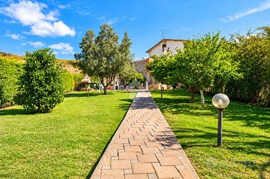 5 LOCALI A TARQUINIA
