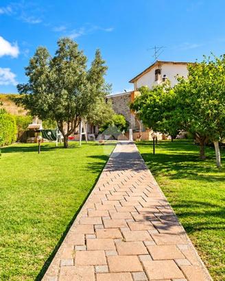 5 LOCALI A TARQUINIA