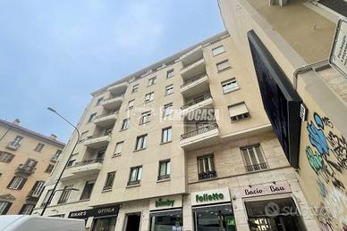 LOCALE COMMERCIALE IN POSIZIONE STRATEGICA