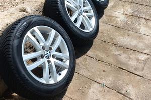 Volkswagen Golf Cerchi Originali con gomme