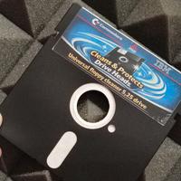 Floppy disk cleaner
