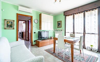 BILOCALE CON BOX E CANTINA