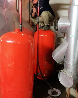 Idraulico tubista saldatore industriale