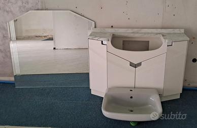 Mobile bagno con specchiera