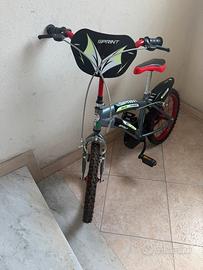 Bicicletta BMX per ragazzino