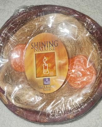 Ciotola in cera, con candele a forma di fiori