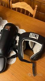 casco e paratibie leone