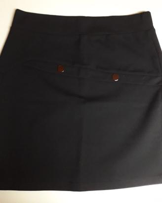 Mini gonna nera con bottoni decorativi (veste S/M)