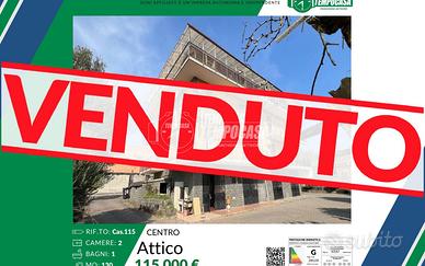 CASELETTE CENTRO-Luminiosissimo ultimo piano di 11