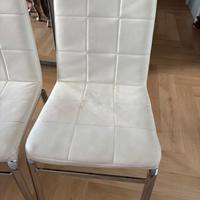 sedie bianche in pelle
