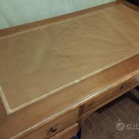 Antiquariato scrivania ciliegio.