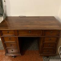 Scrivania in legno massello dei primi del ‘900
