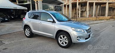 Toyota RAV 4 2.2 D-4D 150 CV Lounge (4x4)
