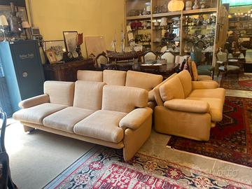 3  divani (2 da tre posti e 1 da 2 posti 300€ cad
