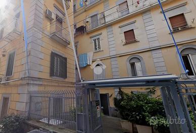 2 LOCALI A NAPOLI