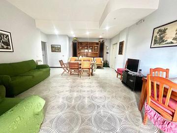 Appartamento di 133 m² con più di 5 locali e box a