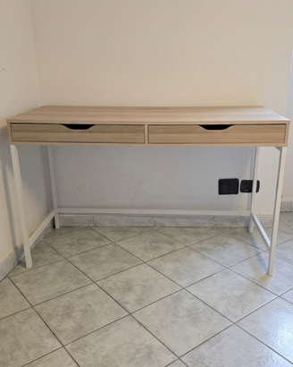 Scrivania + sedia con rotelle per scrivania