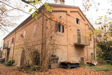 Villa di 600 m² con più di 5 locali a Sant'Agata B