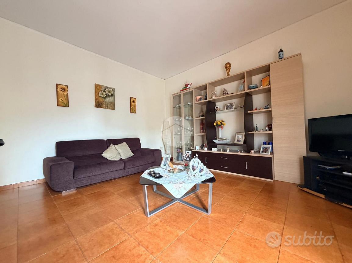 Apartment in Napoli, Pianura, Municipalità 9 - Altro