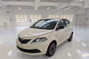 LANCIA YPSILON 1.0 FIREFLY 70 CV HYBRID GOLD 5 POR