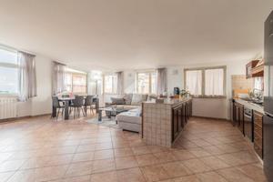 4 LOCALI A RONCIGLIONE