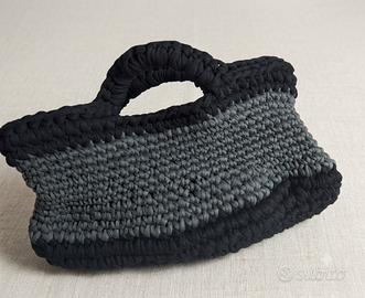 Borsa a mano uncinetto, fettuccia. fatta a mano