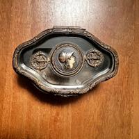 Antica scatola in ottone con piccola testa romano