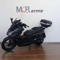 HONDA Forza 350 .