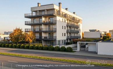 Appartamento di 90 m² con 3 locali e box auto a Mi